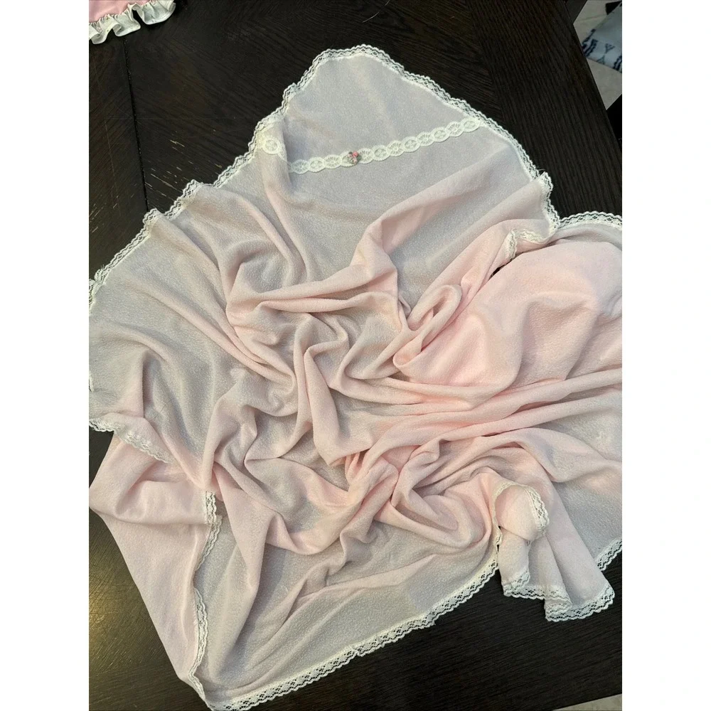 Vintage Style Pink Baby Receiving Blanket‎ Lace Trim Floral Rosette 32x32